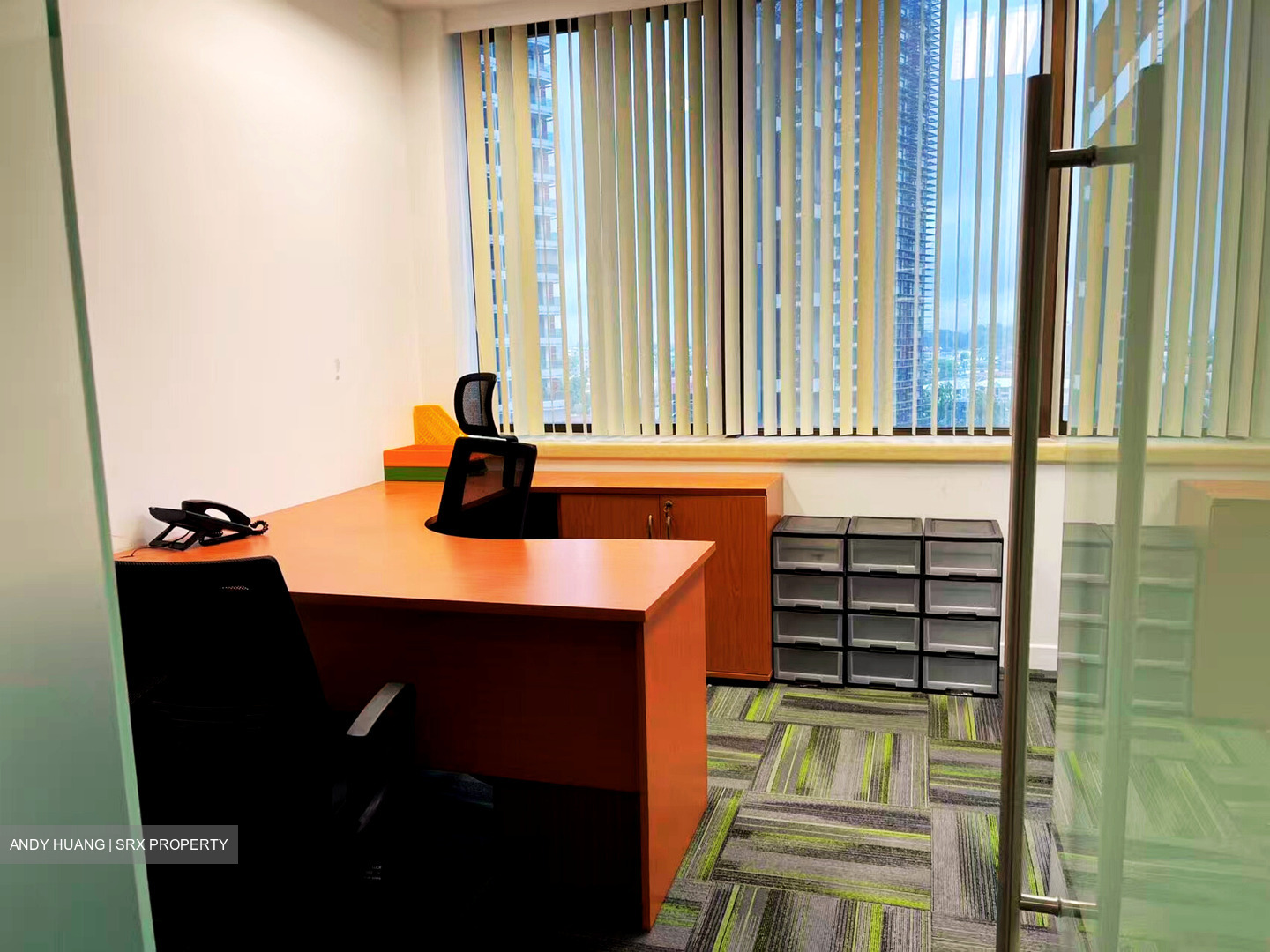 United Square (D11), Office #463686871